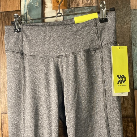 All in motion small gray mid rise Capri leggings - Picture 5 of 13